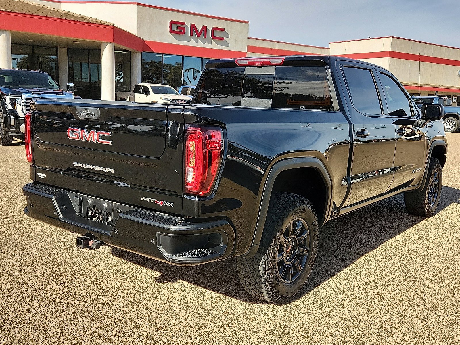 Used 2024 GMC Sierra 1500 AT4X image 4