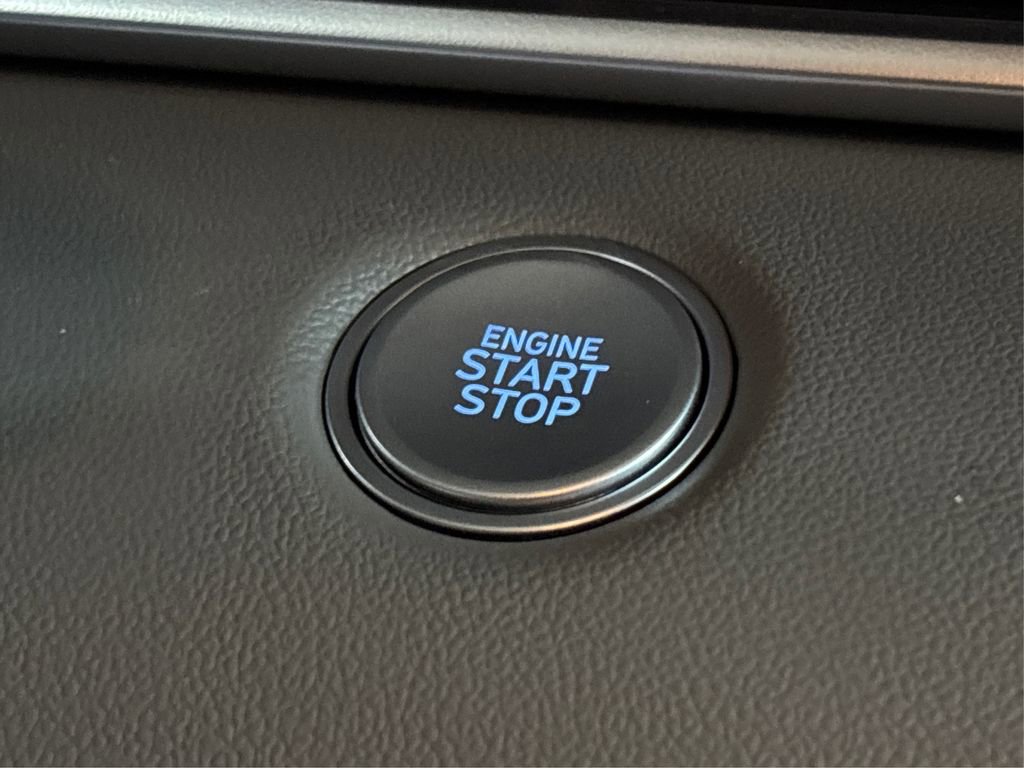 Certified 2025 Hyundai Elantra Sport image 27