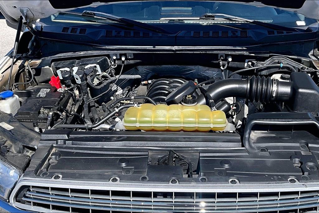 Used 2019 Ford F150 Lariat w/ Equipment Group 502A Luxury AWD/4WD image 11