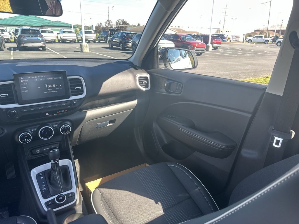 New 2026 Hyundai Venue SEL FWD image 11