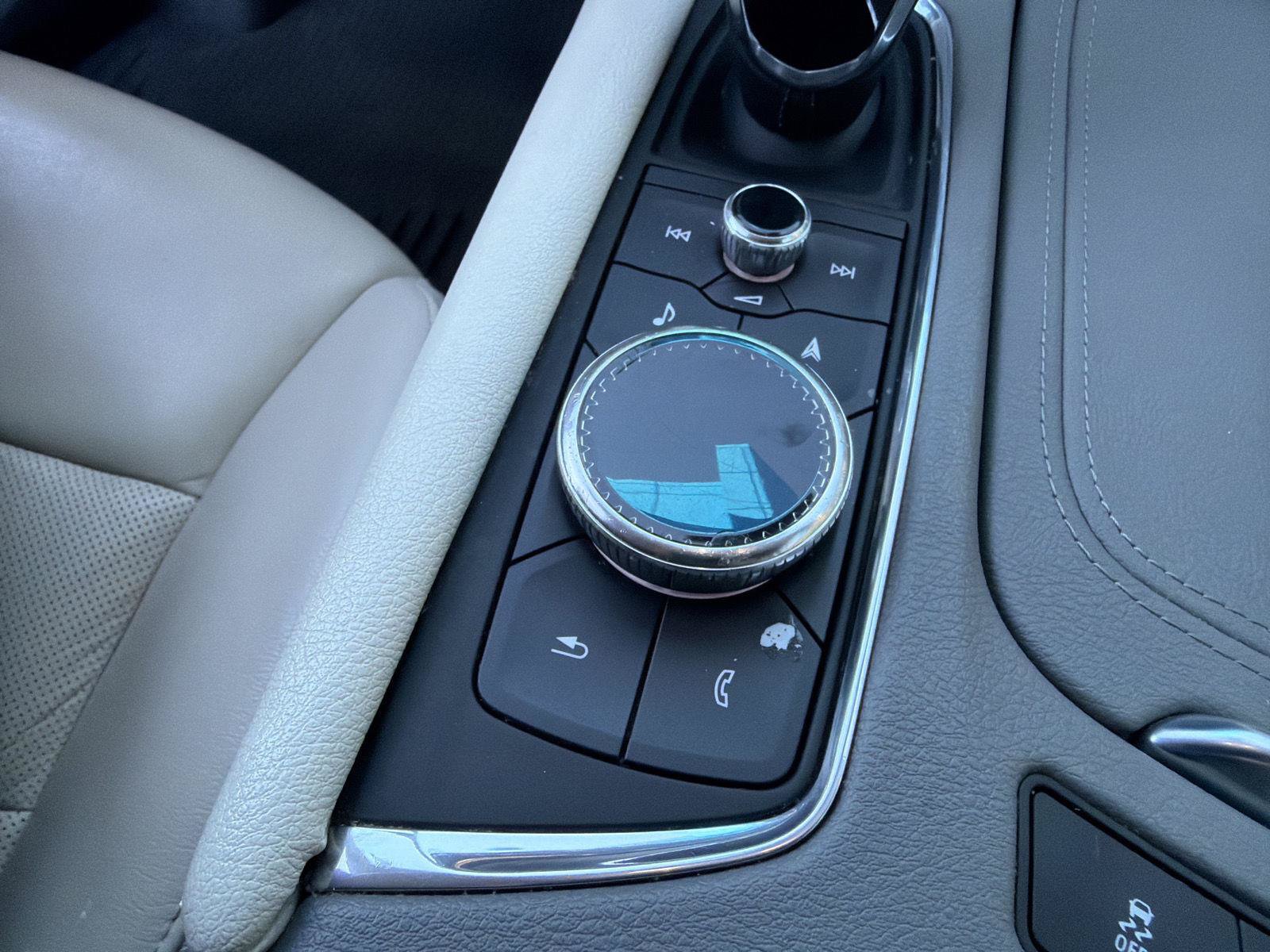 Used 2020 Cadillac XT6 Premium Luxury FWD image 33