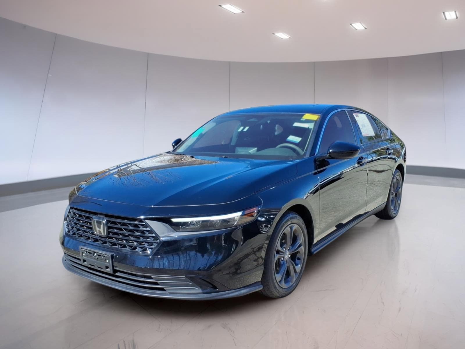 Used 2023 Honda Accord EX image 2