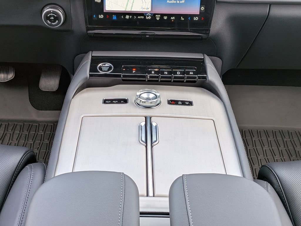 New 2026 Lincoln Navigator L Reserve w/ Jet Appearance Package AWD/4WD image 21