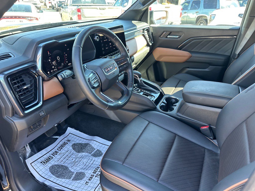 Used 2023 GMC Canyon AT4 w/ AT4 Premium Package image 9