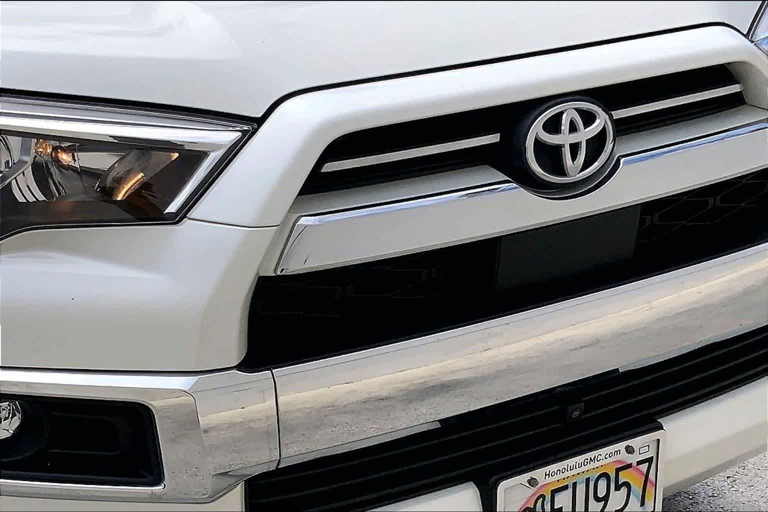 Used 2022 Toyota 4Runner Limited AWD/4WD image 34