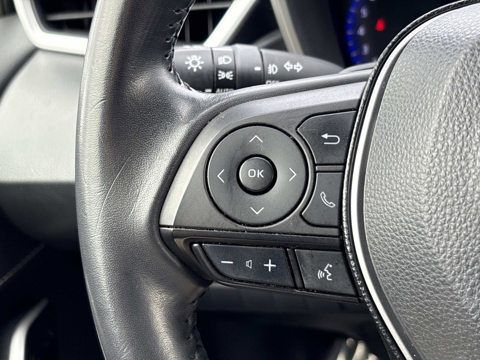 Used 2020 Toyota Corolla XSE image 17