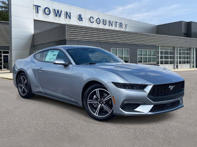 Used 2025 Ford Mustang Premium RWD image 1