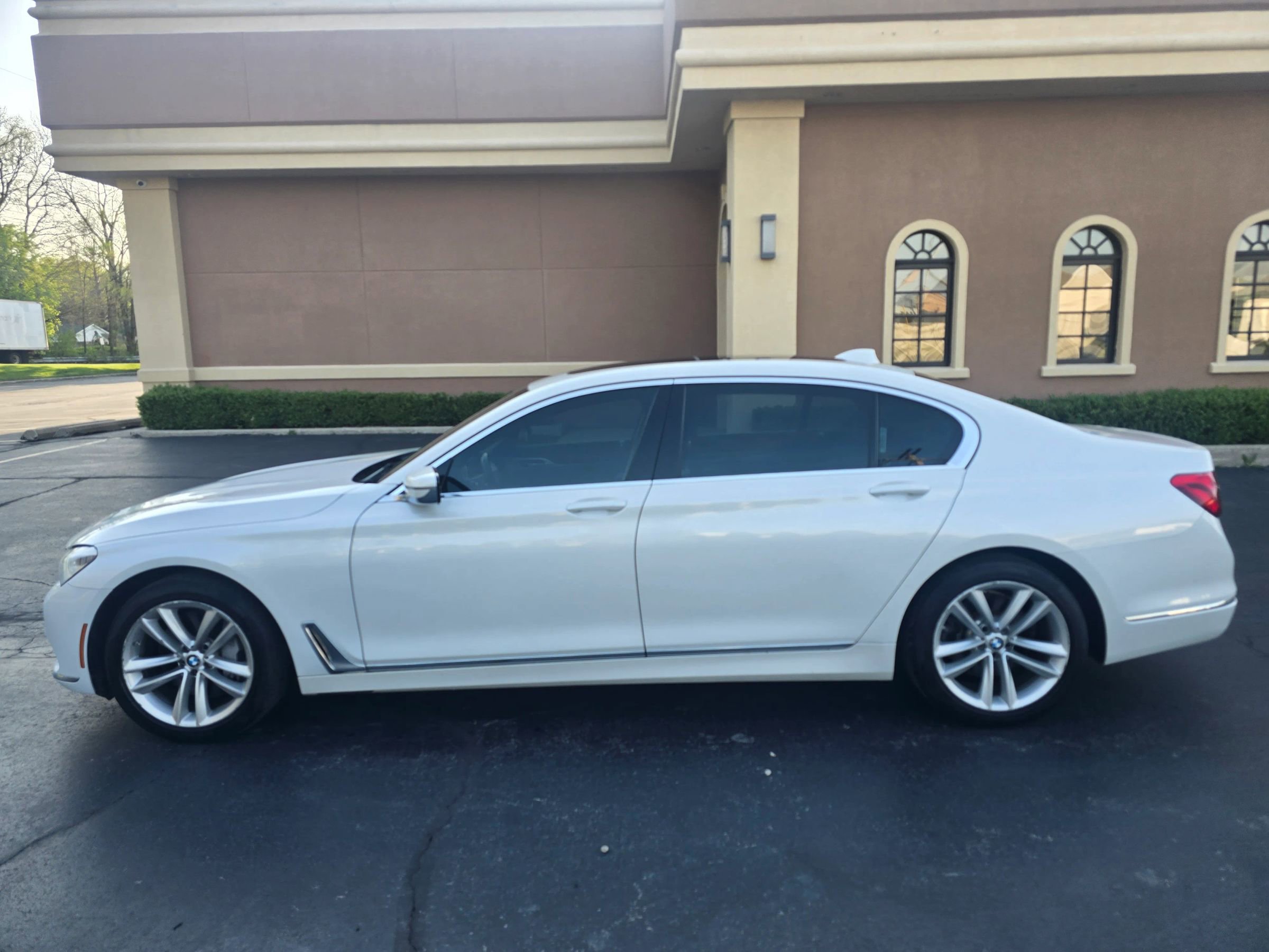 Used 2018 BMW 750i xDrive AWD/4WD image 6