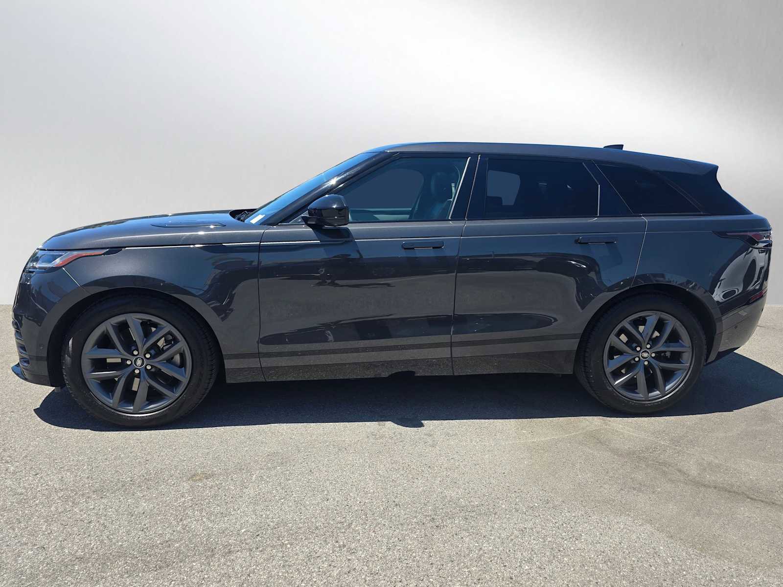 Used 2026 Land Rover Range Rover Velar Dynamic SE AWD/4WD image 2