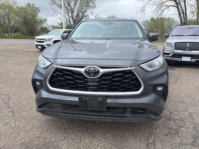 Used 2020 Toyota Highlander XLE AWD/4WD image 9