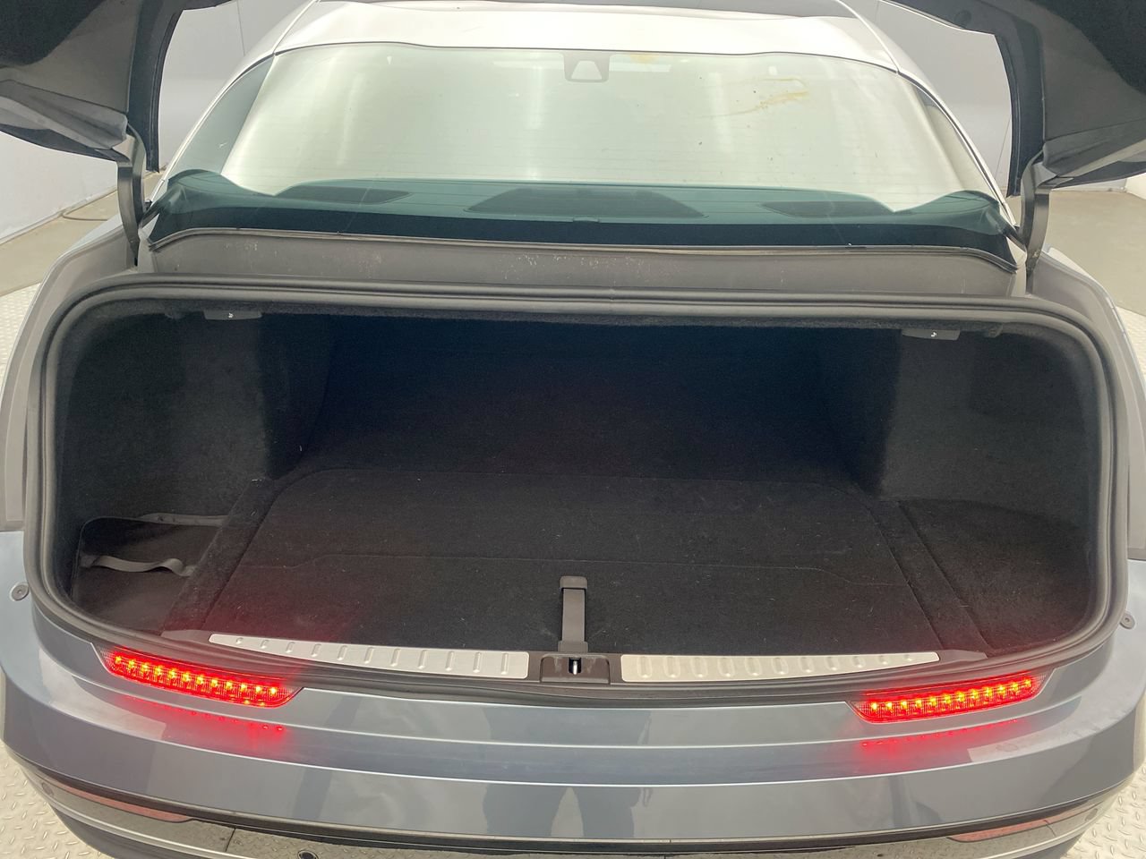 Used 2024 Lucid Air Touring AWD/4WD image 27