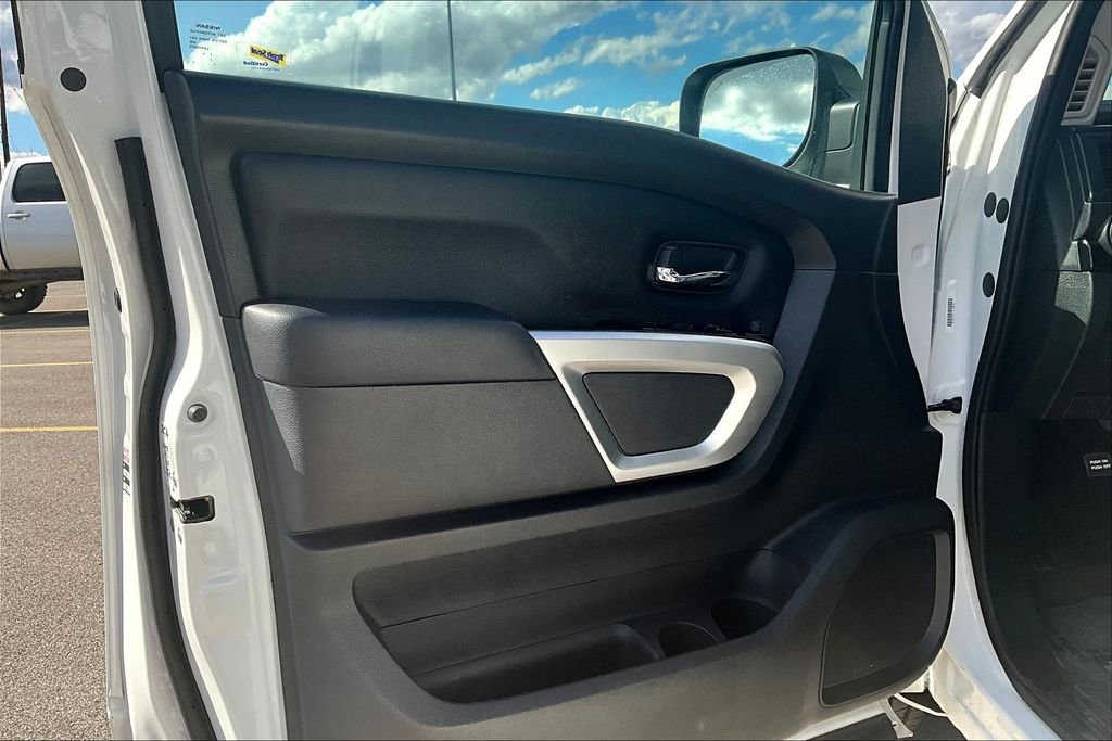 Used 2023 Nissan Titan SV image 20