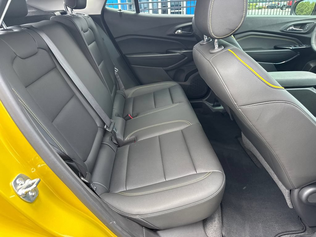 Used 2025 Chevrolet Trax ACTIV w/ Sunroof Package FWD image 16