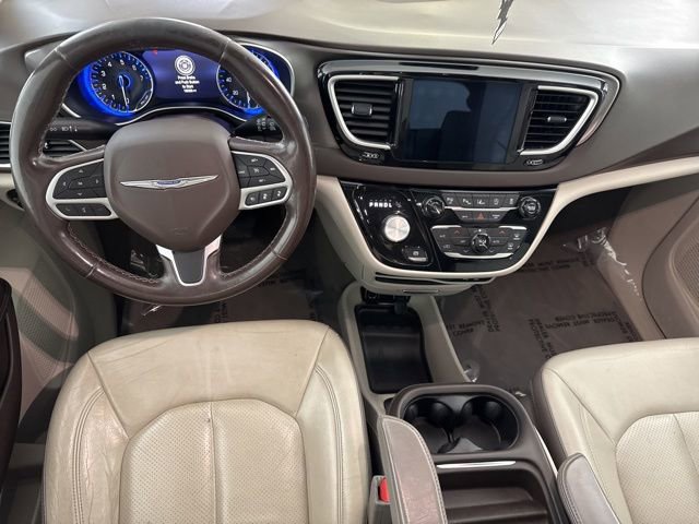 Used 2019 Chrysler Pacifica Touring-L w/ Advanced Safetytec Group image 28