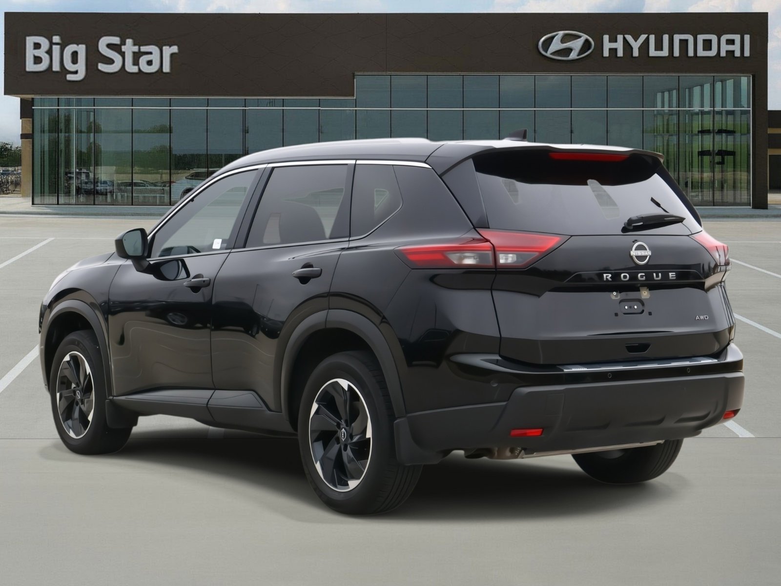 Used 2025 Nissan Rogue SV w/ SV Premium Package image 3