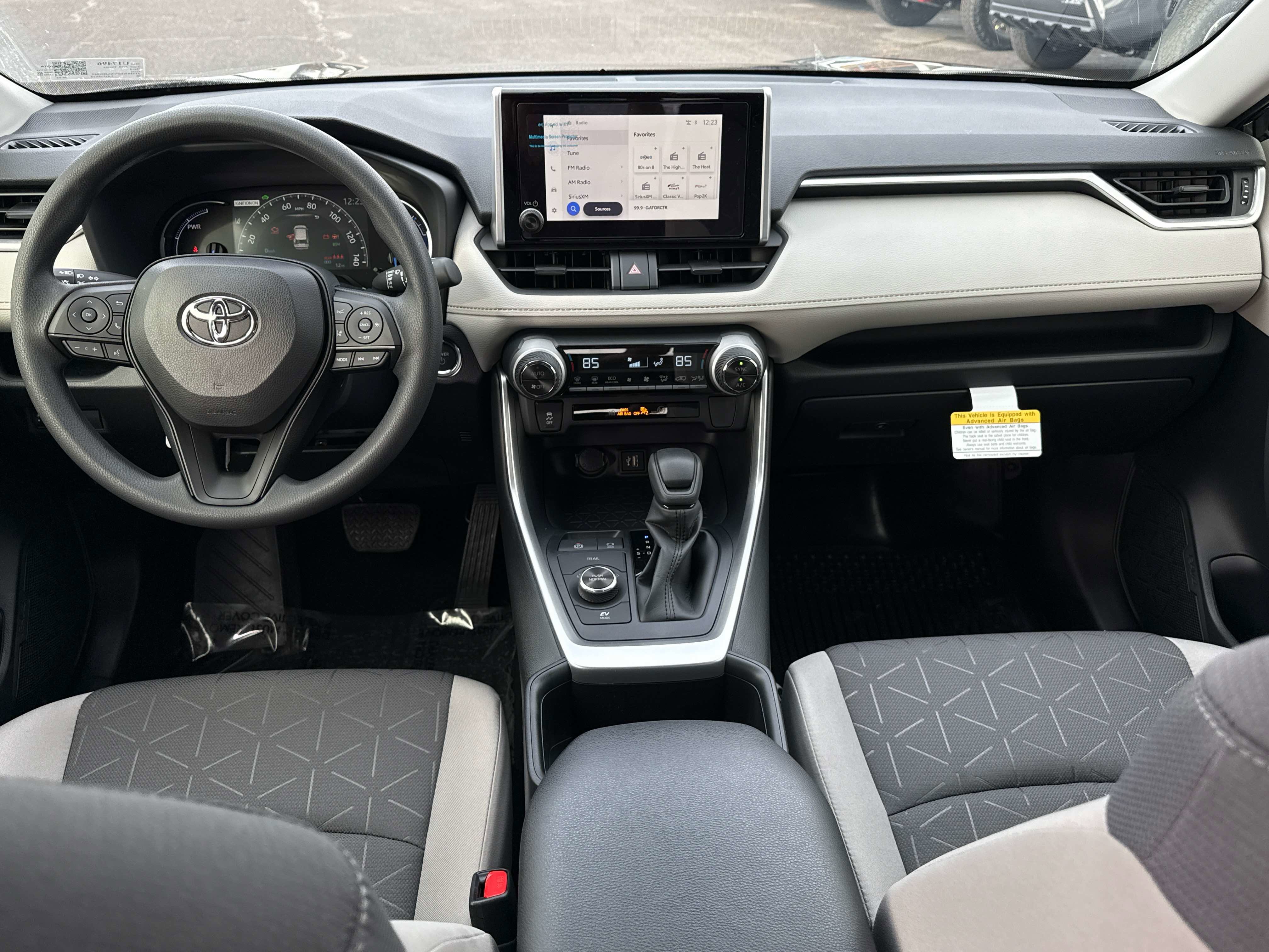 Used 2025 Toyota RAV4 XLE image 14