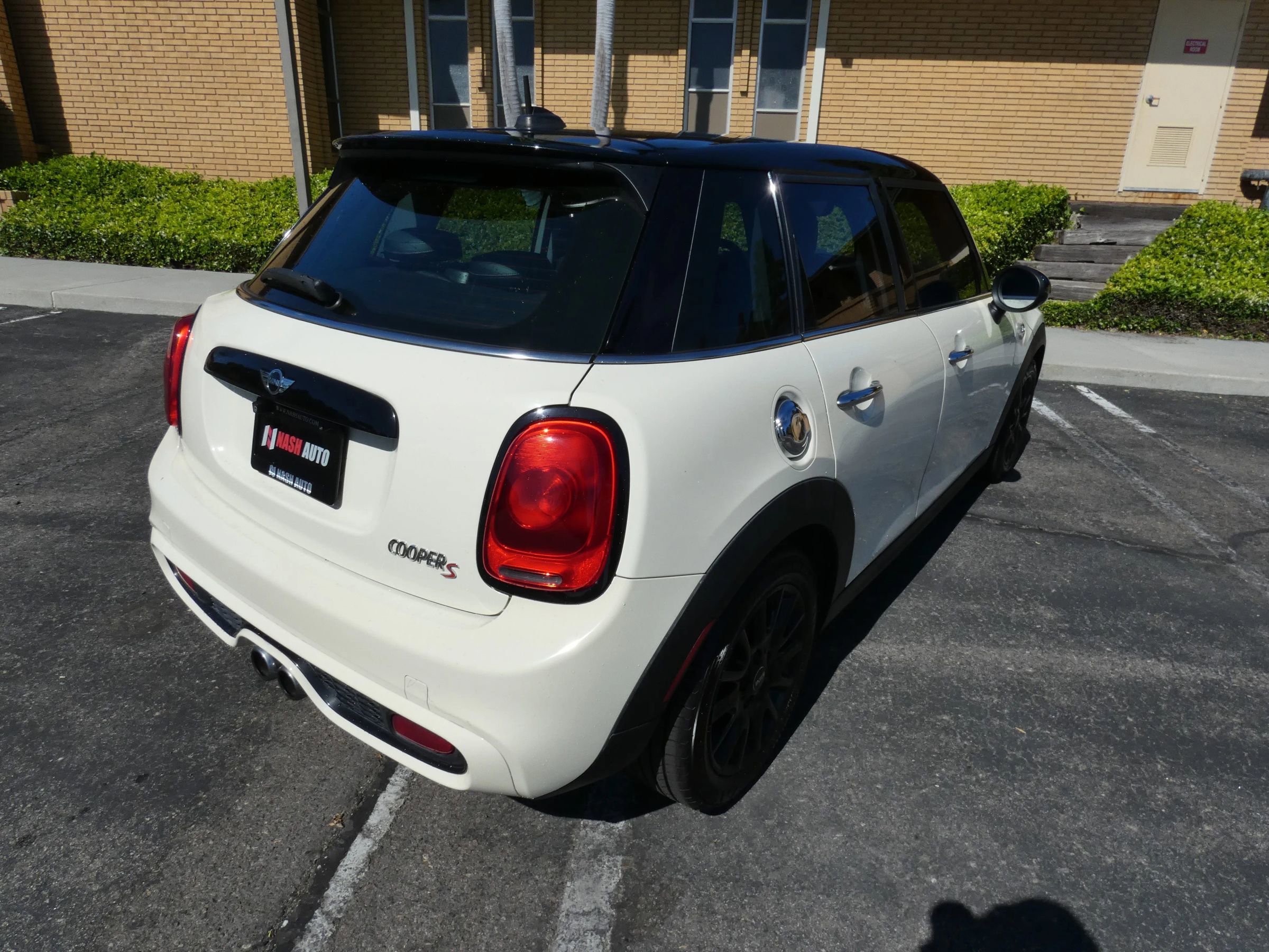 Used 2017 MINI Cooper S image 8