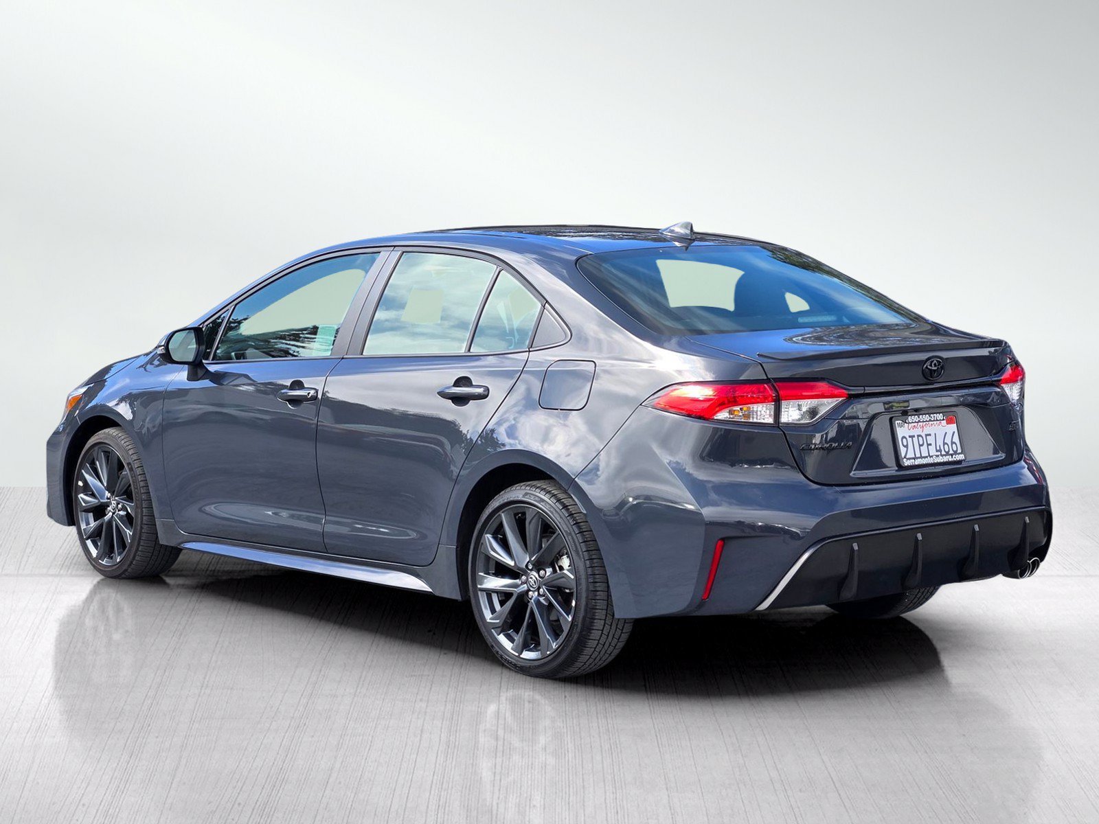 Used 2025 Toyota Corolla SE FWD image 6