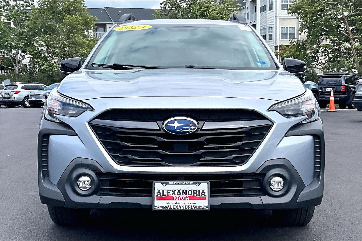 Used 2023 Subaru Outback Premium AWD/4WD image 3