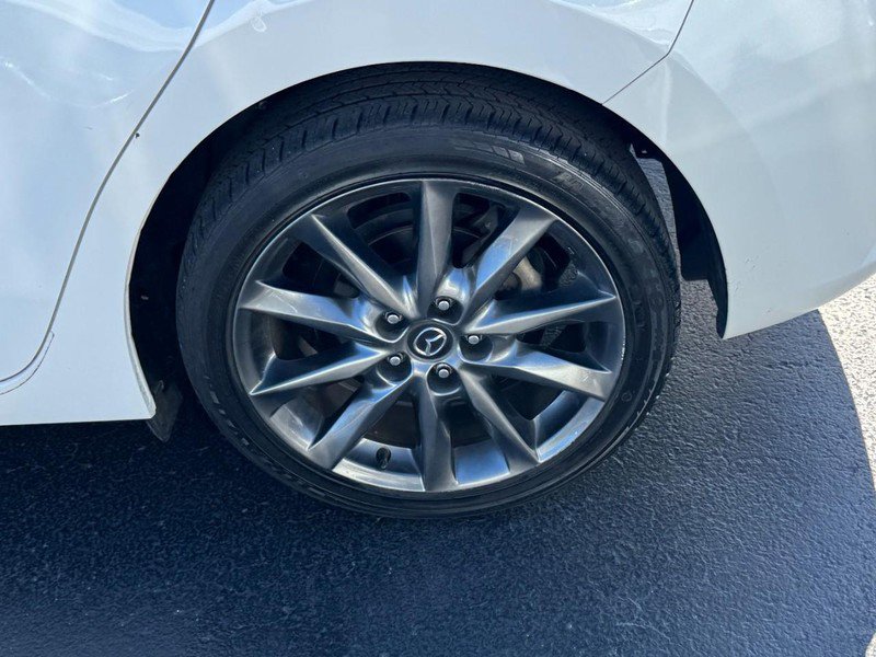 Used 2018 MAZDA MAZDA3 Touring image 8