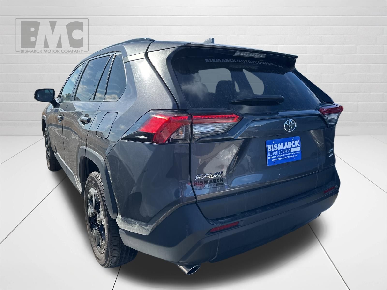 Used 2024 Toyota RAV4 XLE w/ Convenience Package AWD/4WD image 4