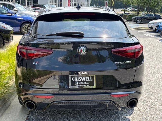 Used 2023 Alfa Romeo Stelvio Veloce AWD/4WD image 6