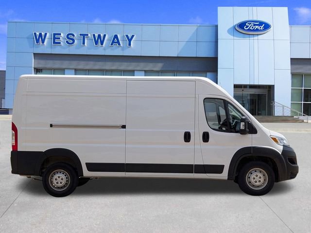 Used 2024 RAM ProMaster 2500 w/ Convenience Group FWD image 2