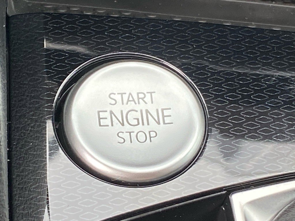 New 2025 Volkswagen Taos SE image 8