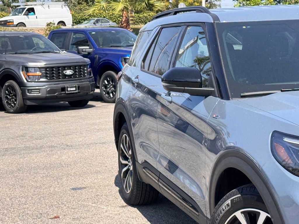 New 2026 Ford Explorer ST-Line image 5