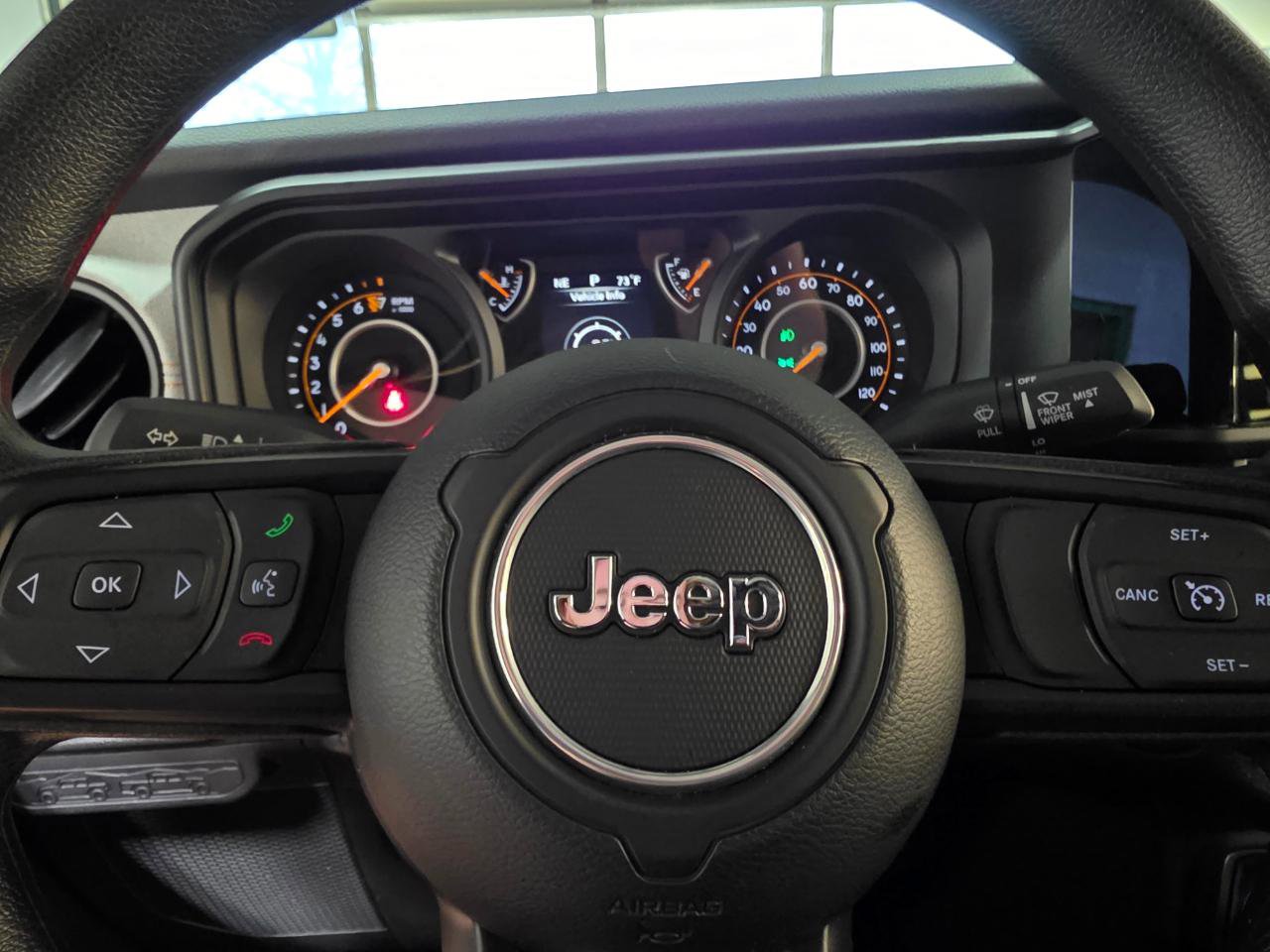 Used 2025 Jeep Gladiator Sport image 29