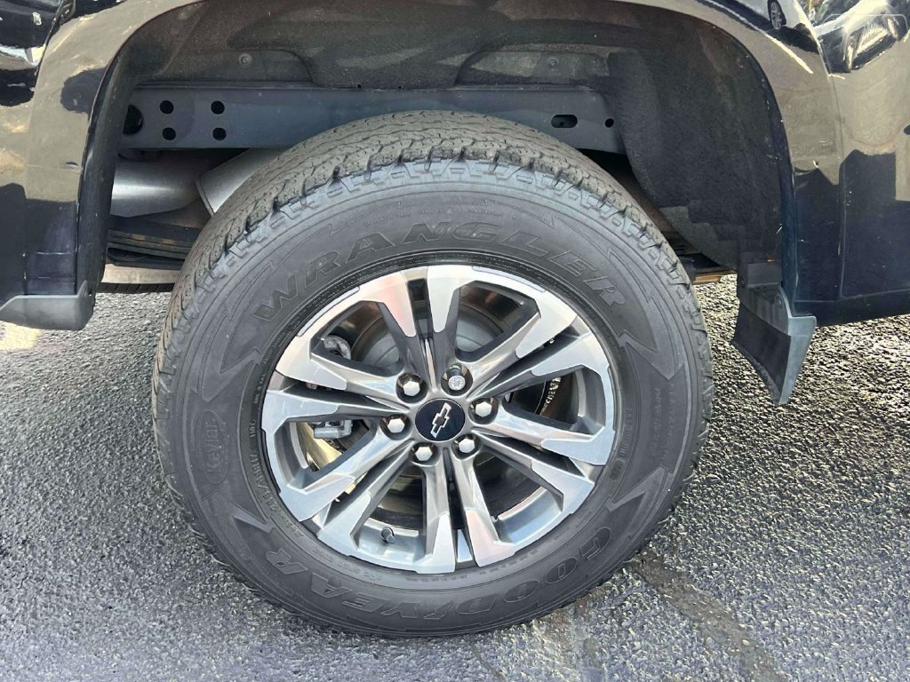 Used 2022 Chevrolet Colorado Z71 AWD/4WD image 11