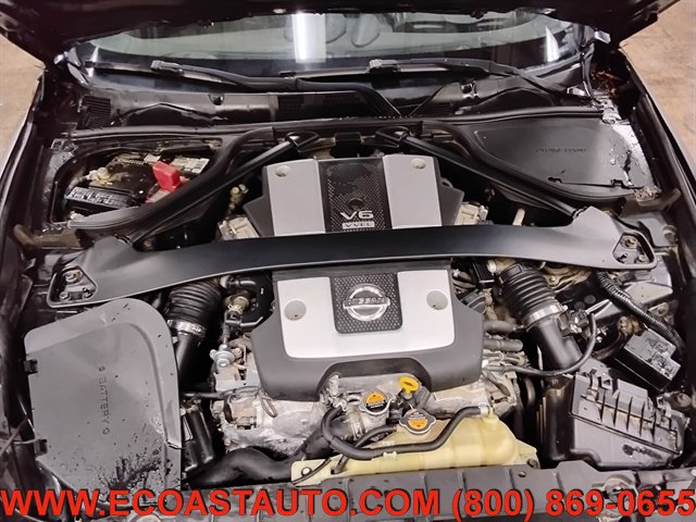 Used 2017 Nissan 370Z Coupe RWD image 9