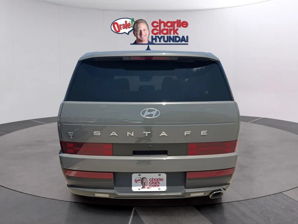Used 2025 Hyundai Santa Fe SE FWD image 3
