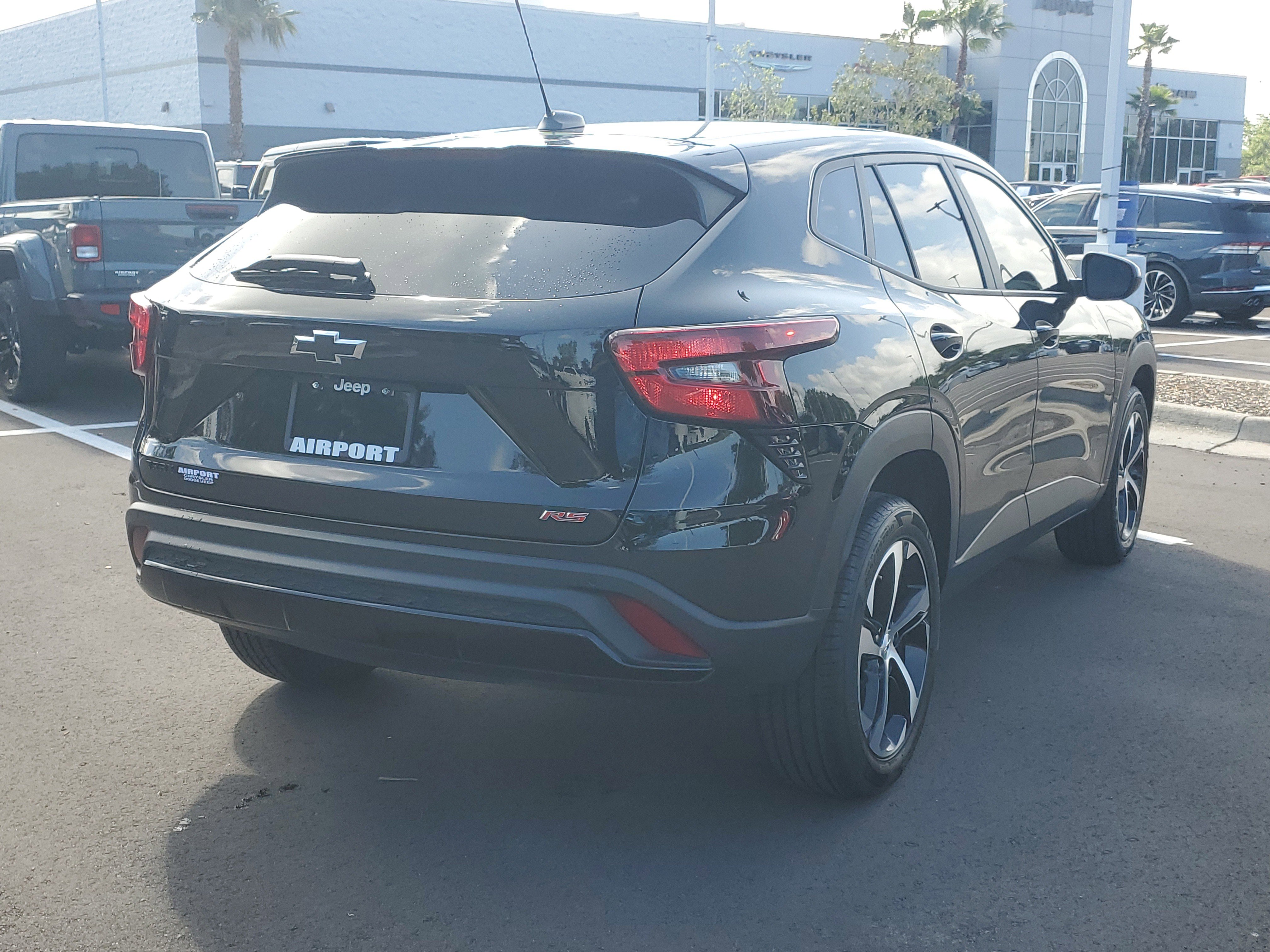 Used 2024 Chevrolet Trax RS w/ Driver Confidence Package image 5