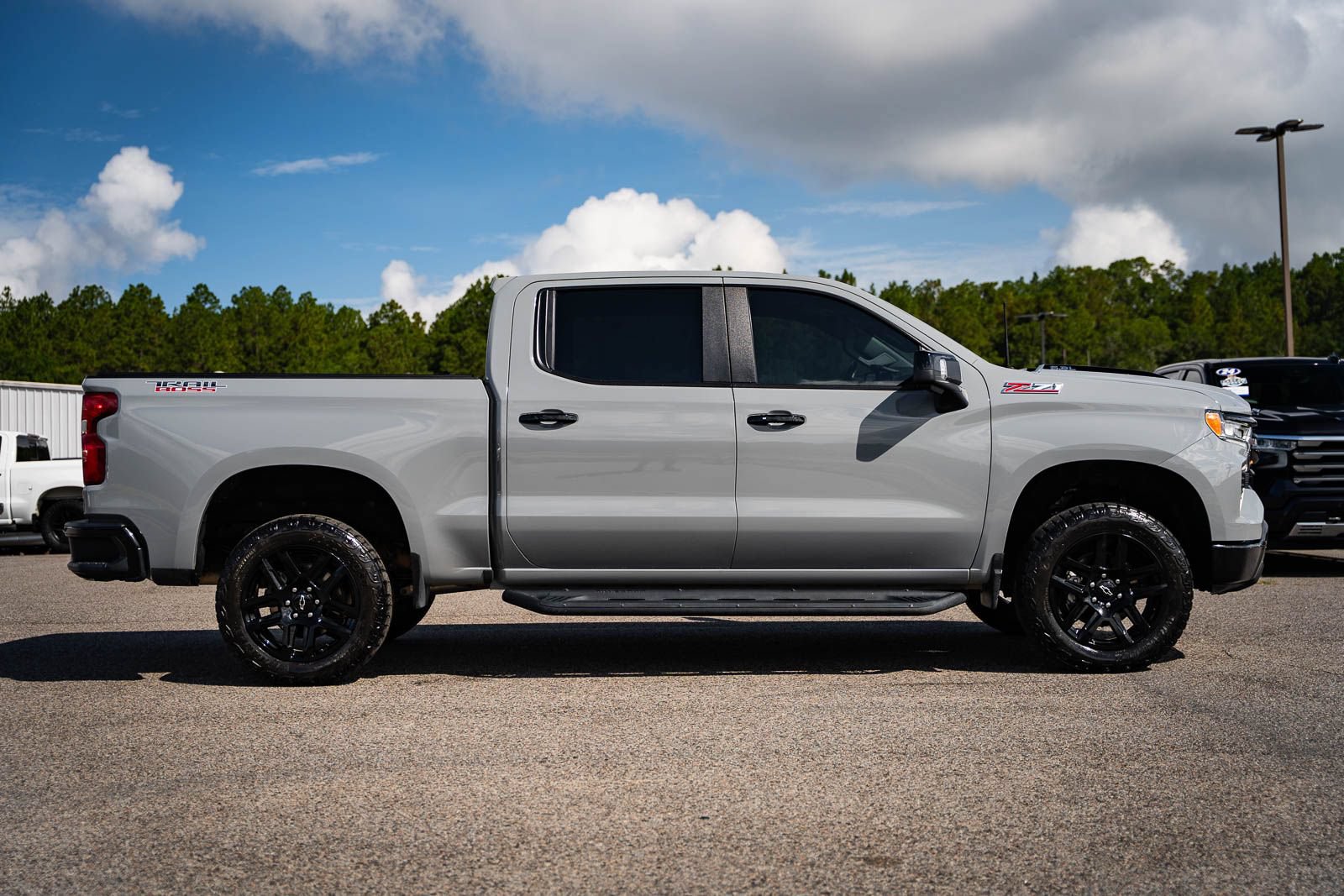 Used 2024 Chevrolet Silverado 1500 LT Trail Boss w/ Convenience Package II AWD/4WD image 8