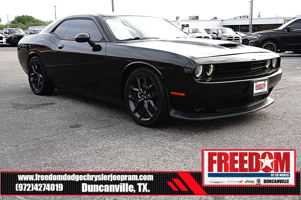 Used 2023 Dodge Challenger R/T w/ Blacktop Package image 7