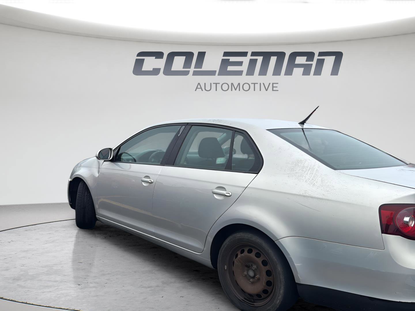 Used 2010 Volkswagen Jetta S FWD image 2