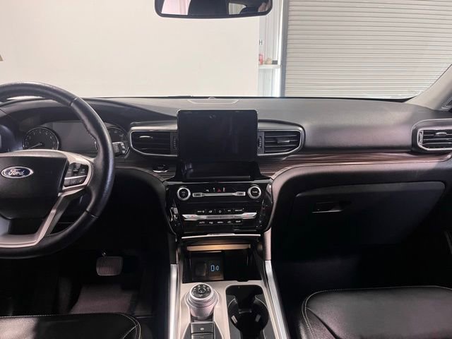 Used 2023 Ford Explorer Limited w/ Equipment Group 301A image 20