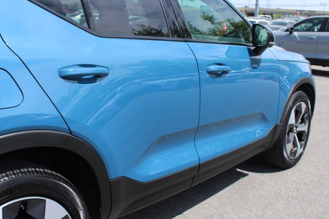 Used 2025 Volvo XC40 B5 Plus image 47