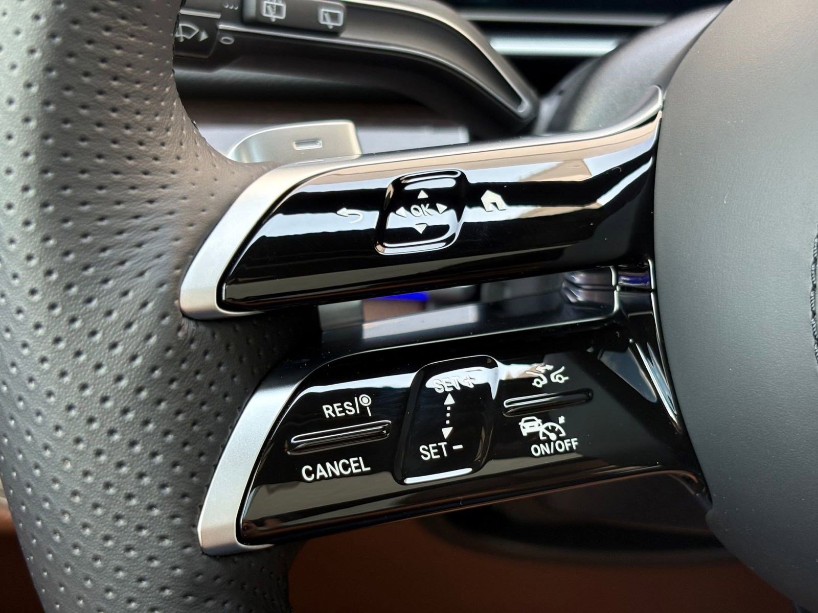 New 2026 Mercedes-Benz GLS 450 4MATIC image 15