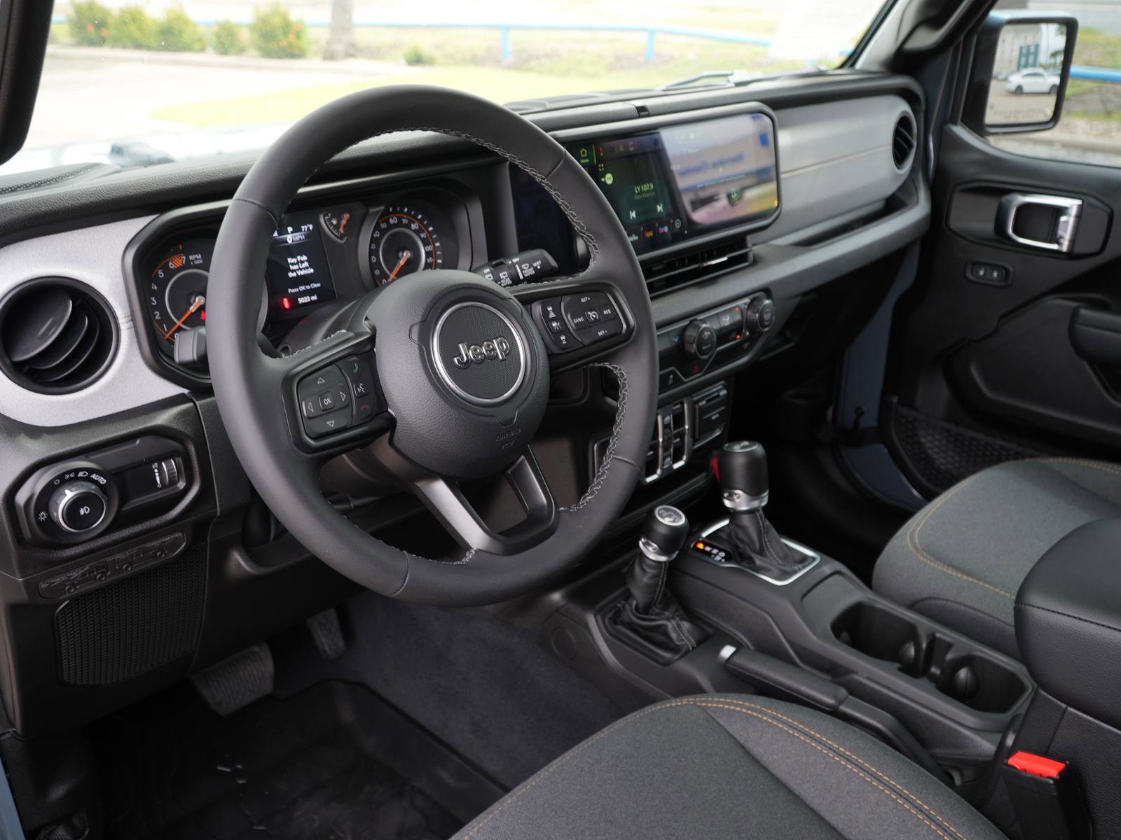 Used 2025 Jeep Wrangler Sport S image 15