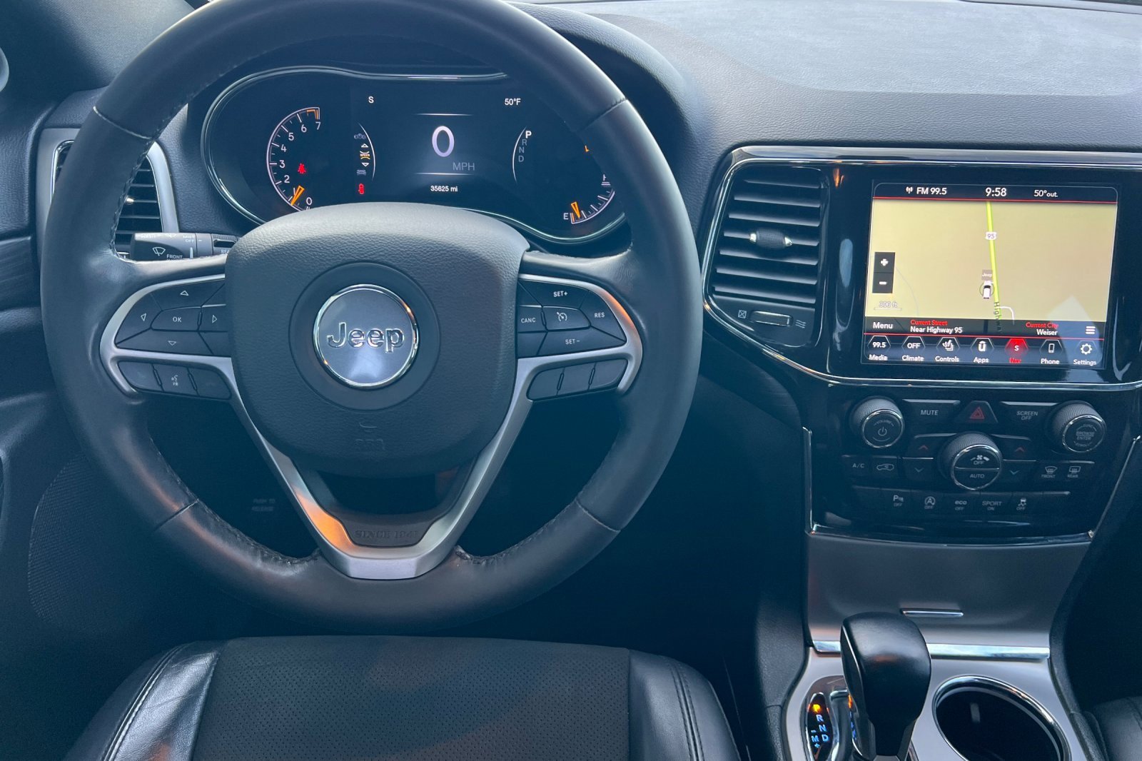 Used 2021 Jeep Grand Cherokee Laredo X image 14