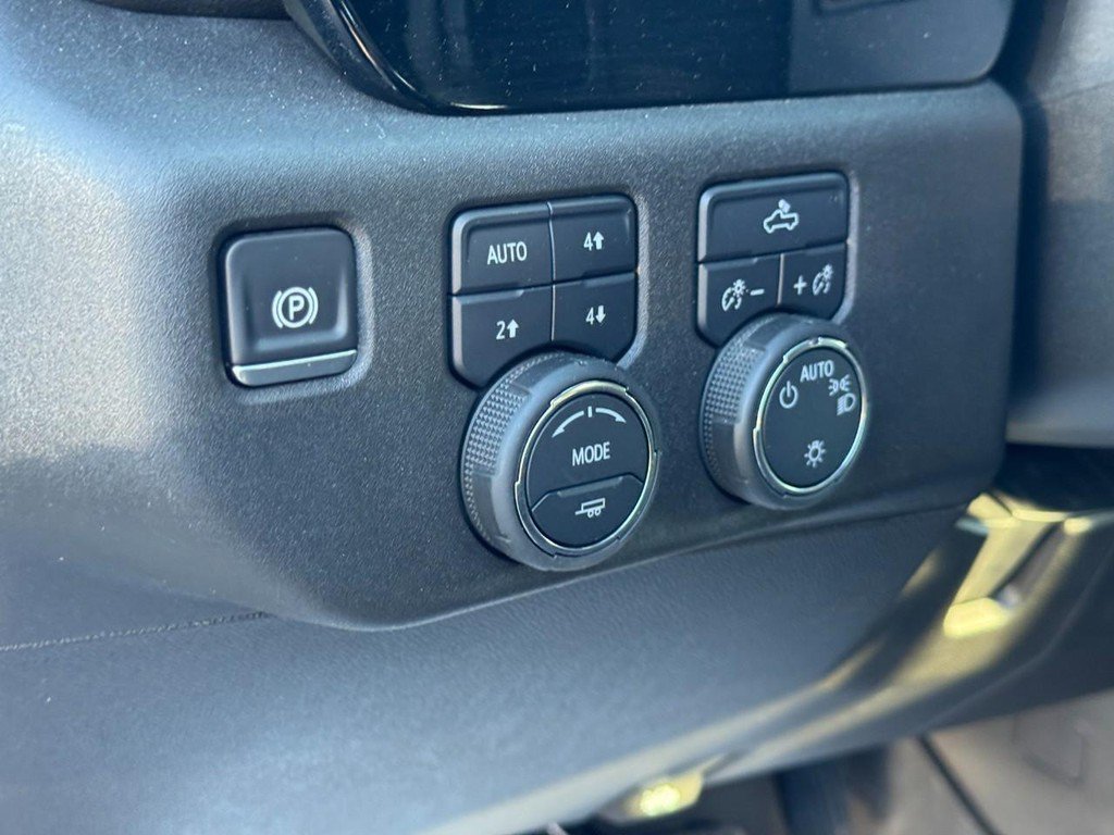 Certified 2024 Chevrolet Silverado 1500 LT AWD/4WD image 18