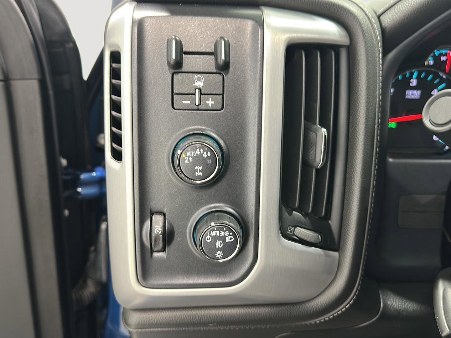 Used 2018 GMC Sierra 1500 SLT w/ SLT Premium Package image 16