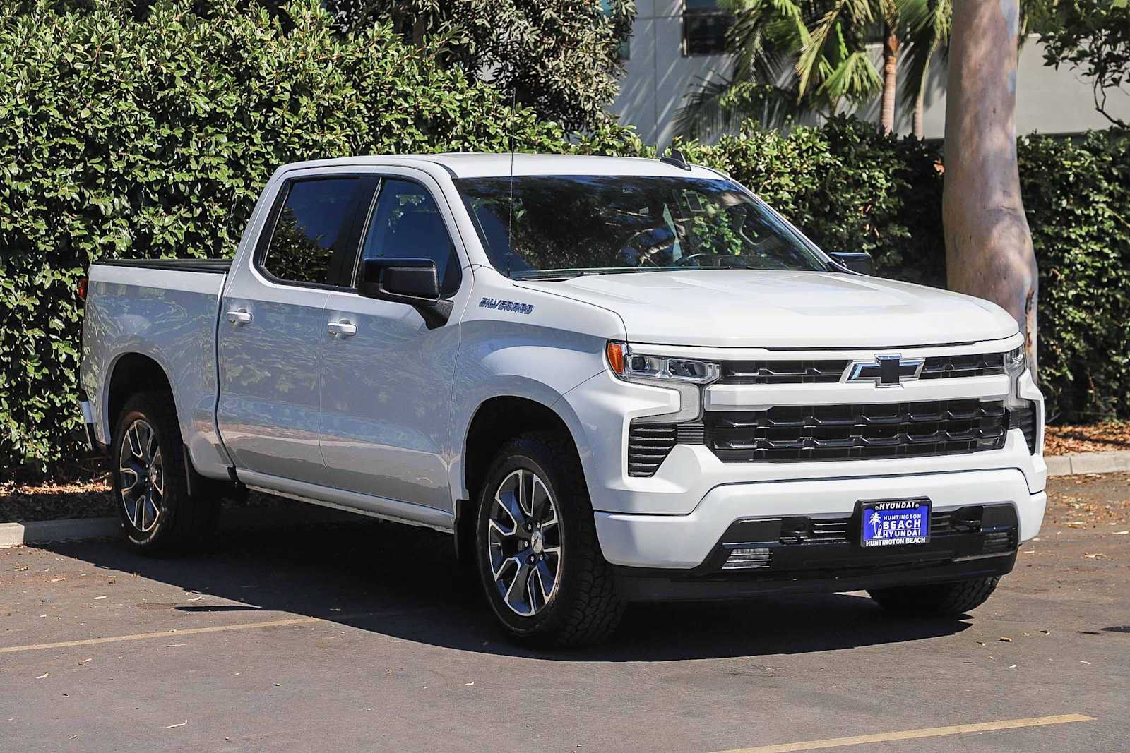 Used 2022 Chevrolet Silverado 1500 RST w/ Protection Package RWD image 3