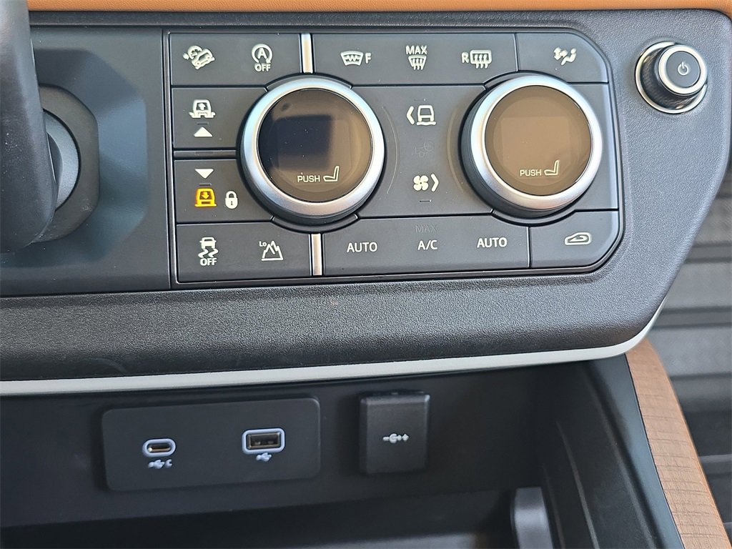 Used 2023 Land Rover Defender 130 First Edition image 25