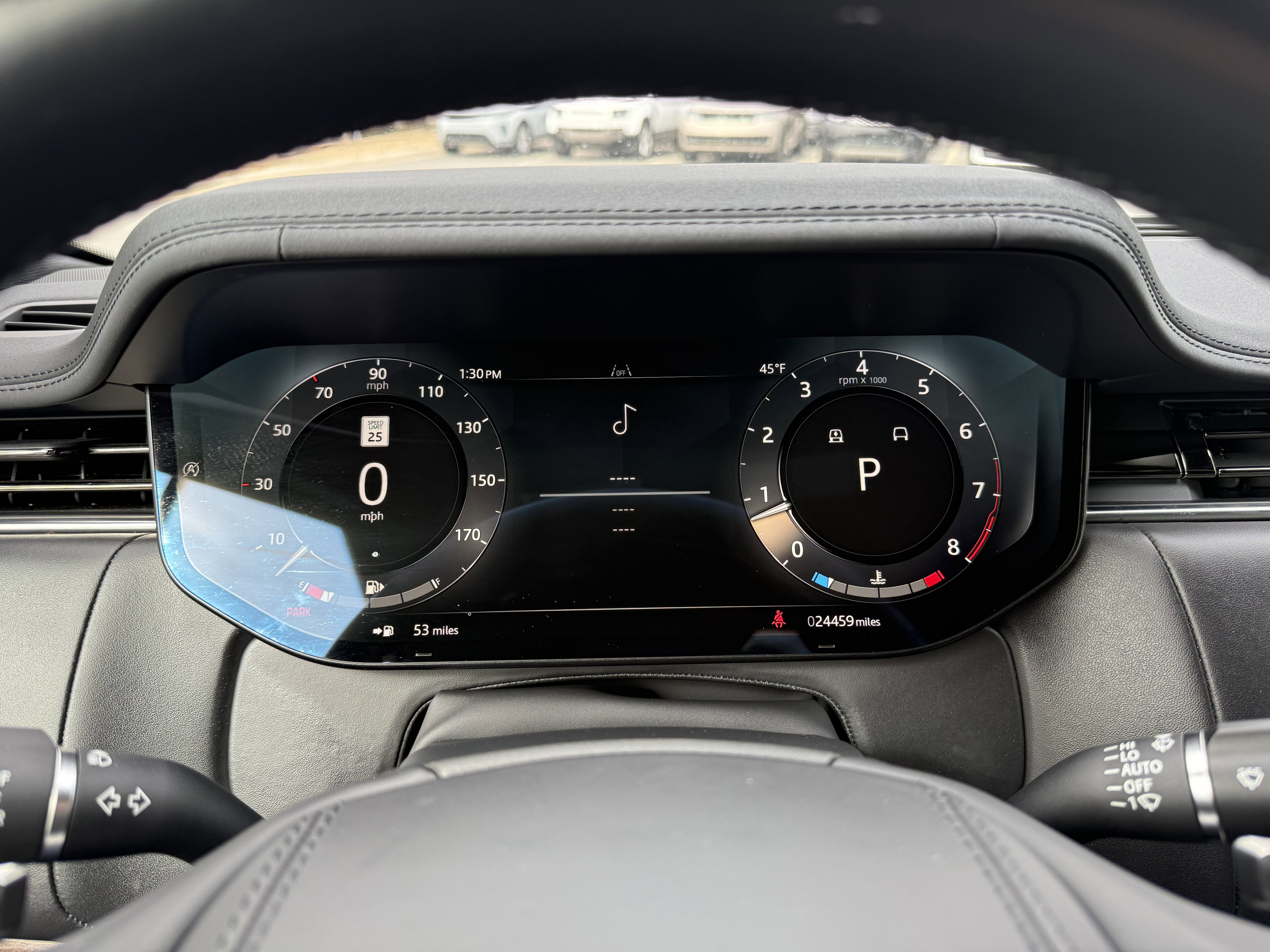 Certified 2025 Land Rover Range Rover SE image 32