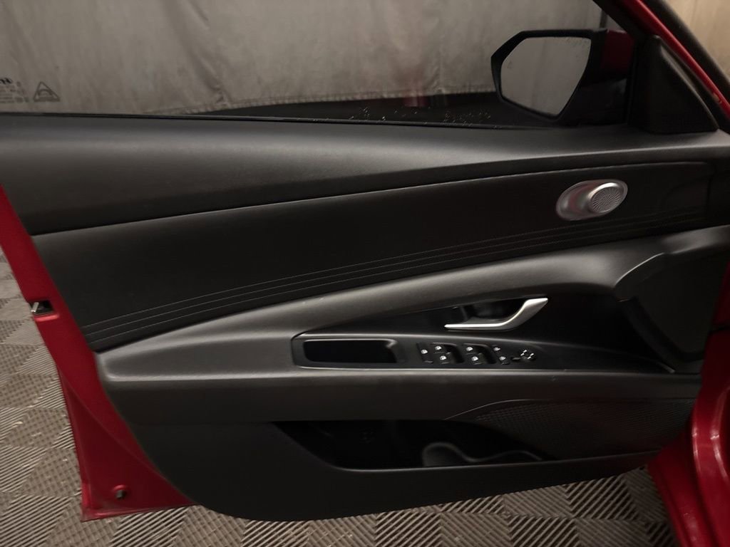 Used 2024 Hyundai Elantra SEL image 11