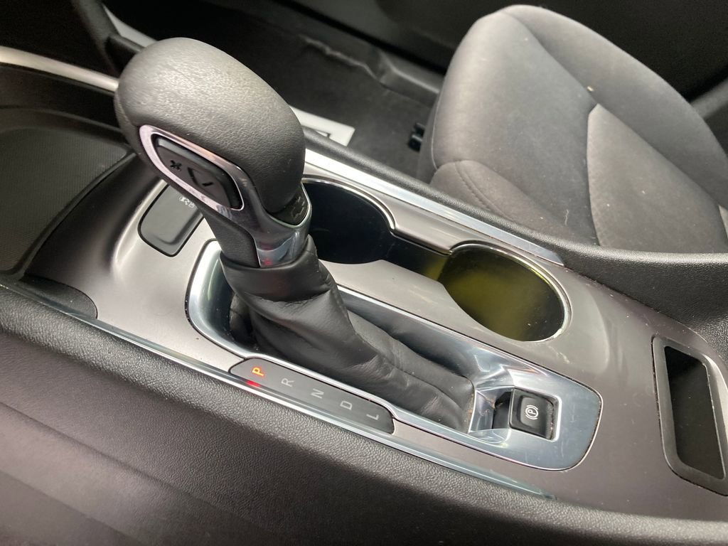 Used 2022 Chevrolet Malibu LT image 28