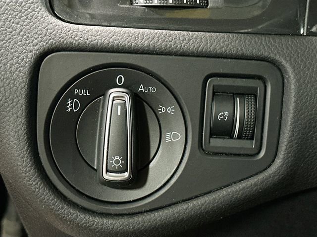 Used 2019 Volkswagen Golf Alltrack image 11